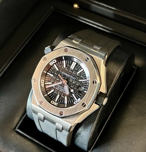 Audemars Piguet Royal Oak Offshore Diver Ref.15703ST - Complete 2013