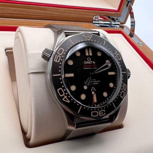 Brand new and second-hand luxury watches and bags for sale