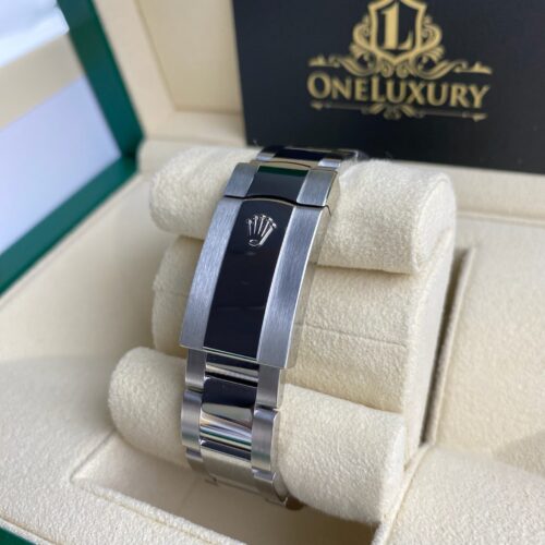 Brand new and second-hand luxury watches and bags for sale