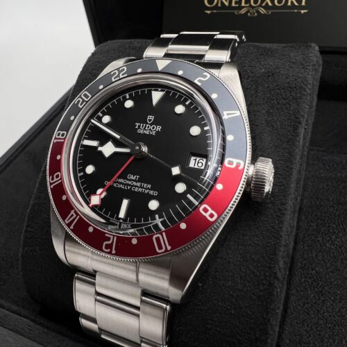 Brand new and second-hand luxury watches and bags for sale