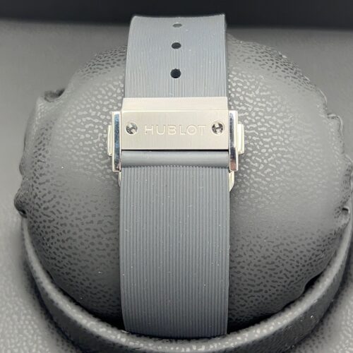 Brand new and second-hand luxury watches and bags for sale
