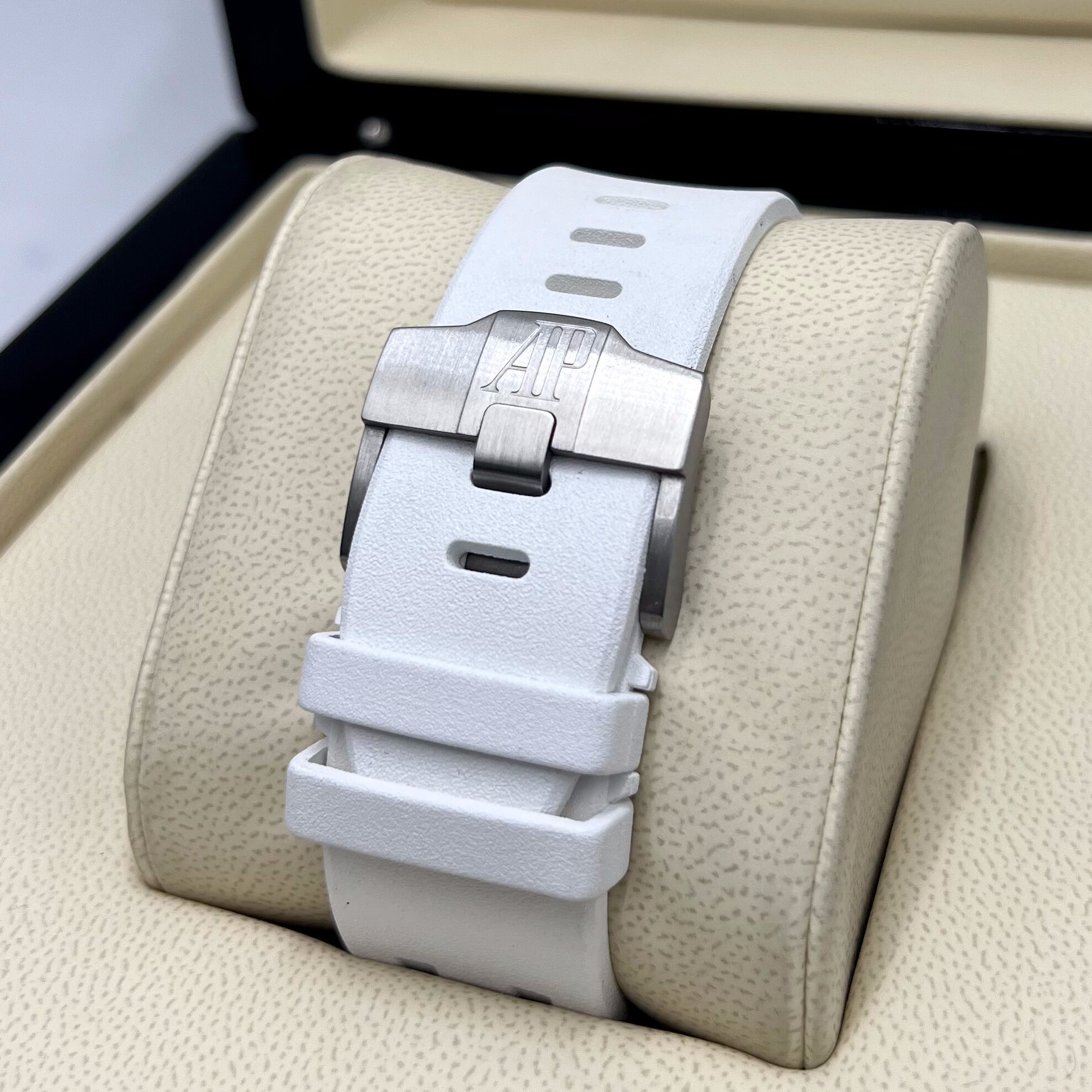 AUDEMARS PIGUET Royal Oak Offshore 44mm Ref: 26400SO.OO.A002CA.01 (2016)
