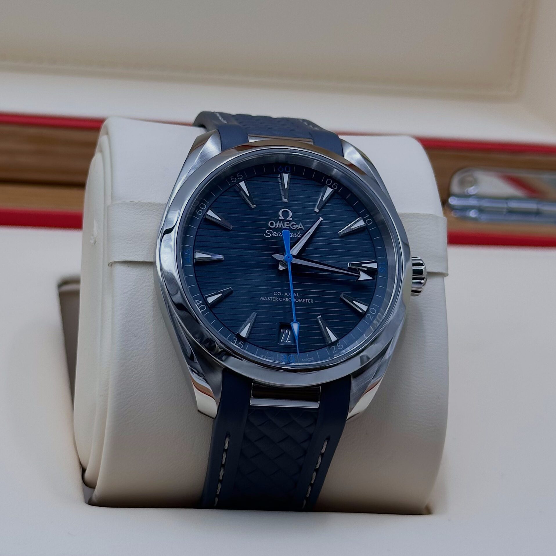 Omega Aqua Terra 150m Steel on Rubber 41mm (2018)