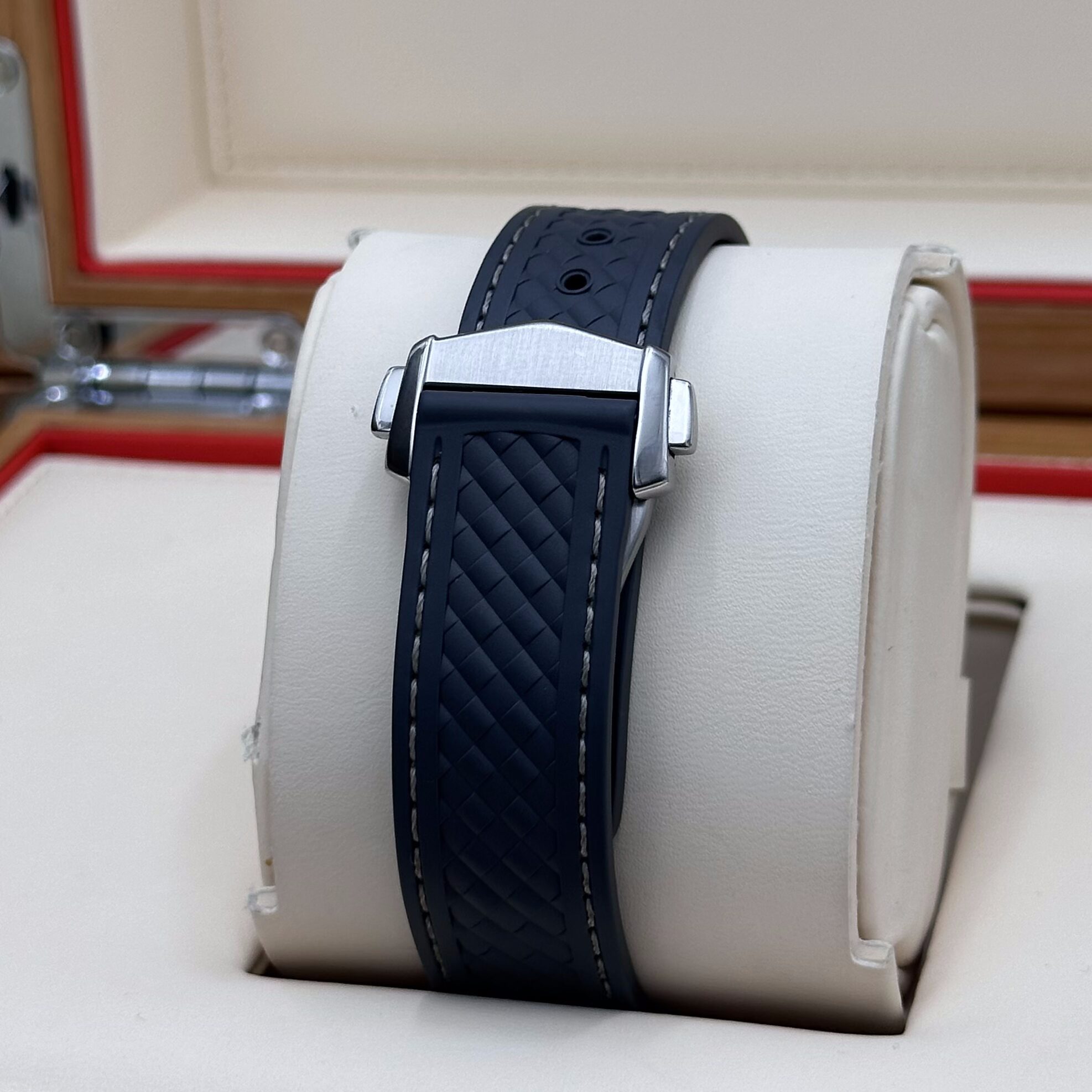 Omega Aqua Terra 150m Steel on Rubber 41mm (2018)