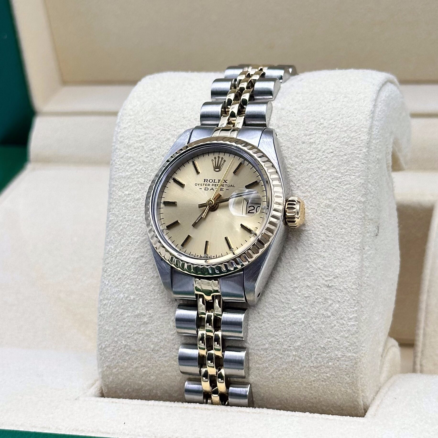 Rolex Oyster Perpetual Date Ref: 6917