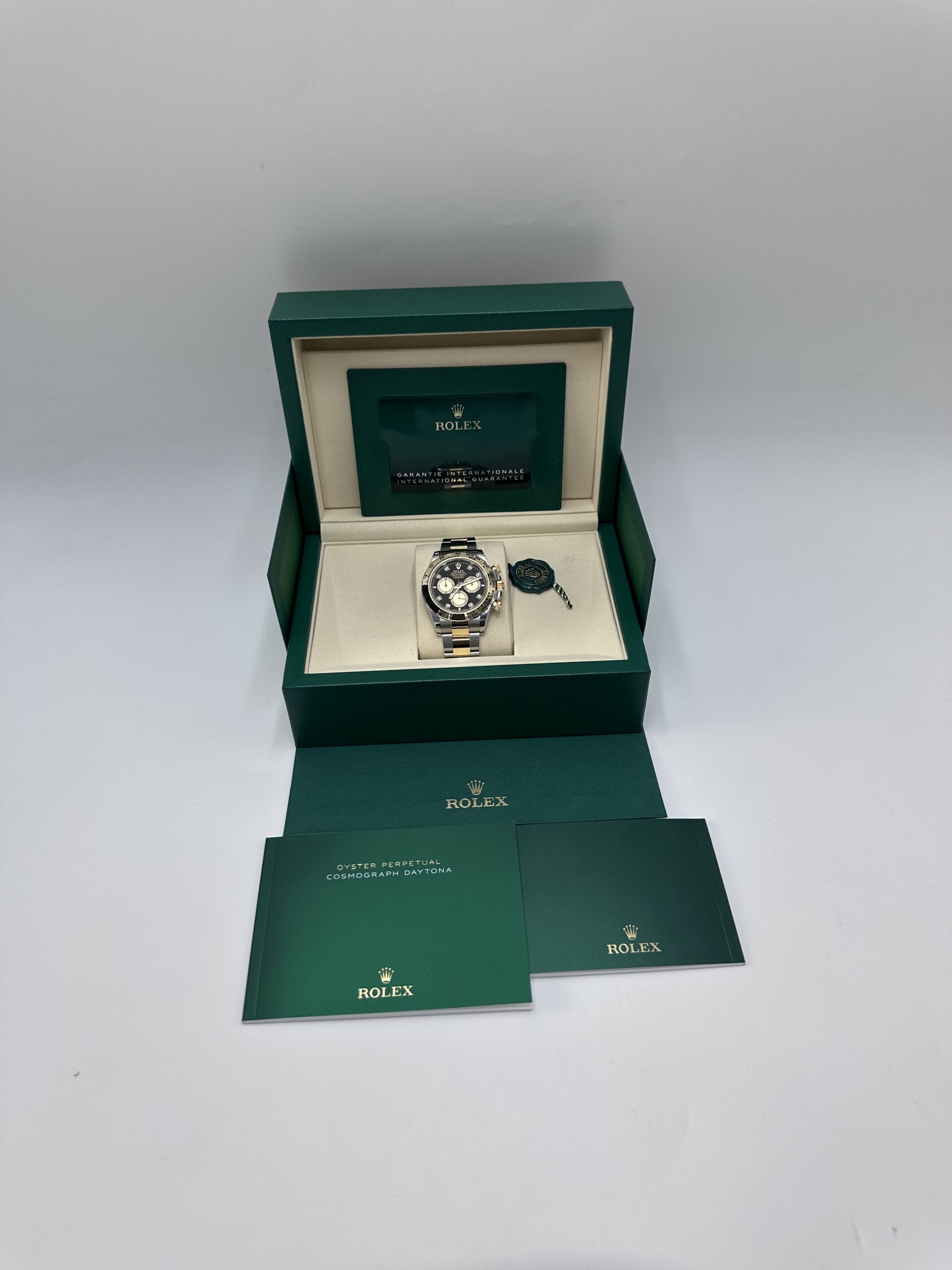 Rolex  Daytona Black / Golden set Diamond Dial Ref: 126503 (2026)